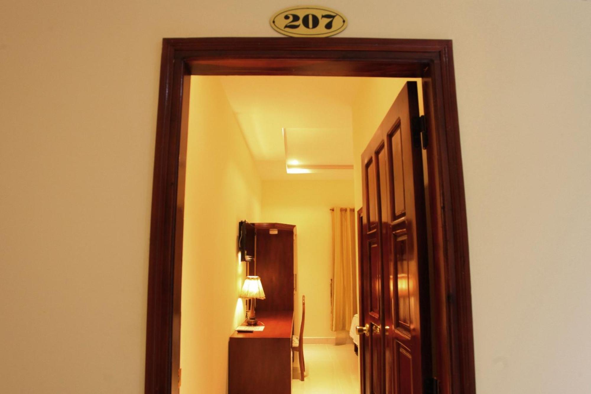Nhat Minh Hotel Ла Ги Екстериор снимка